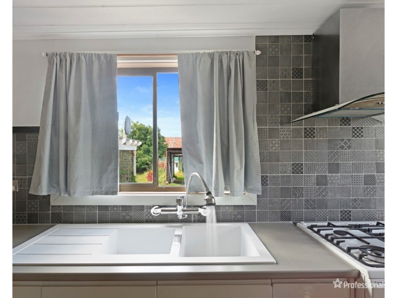 14 Dundas Road, Maryborough VIC 3465