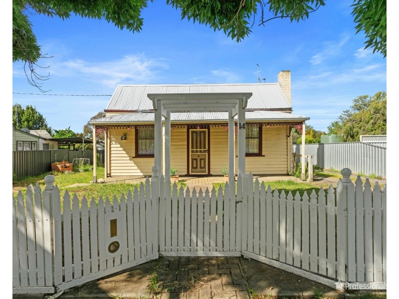 14 Dundas Road, Maryborough VIC 3465
