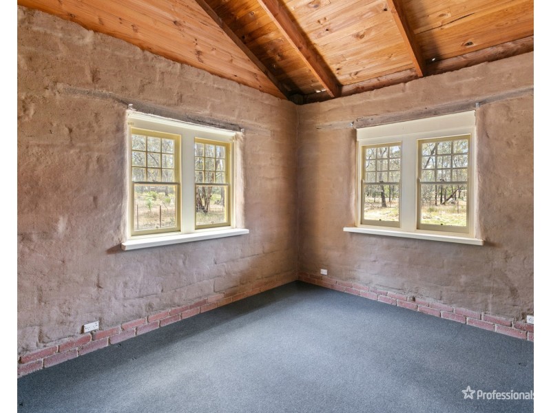 1345 Landrigan Road, Daisy Hill VIC 3465