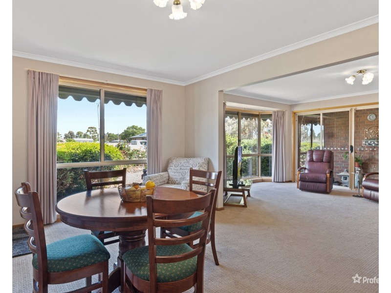 17 Powlett Street, Carisbrook VIC 3464