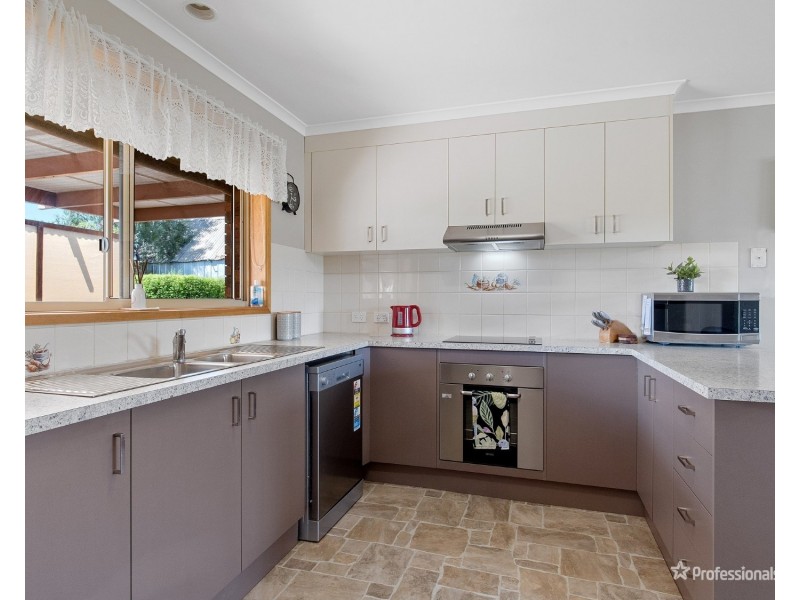 17 Powlett Street, Carisbrook VIC 3464