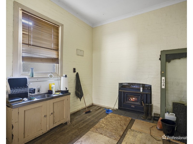 24 Simson Street, Carisbrook VIC 3464