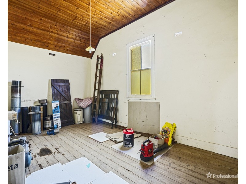 24 Simson Street, Carisbrook VIC 3464