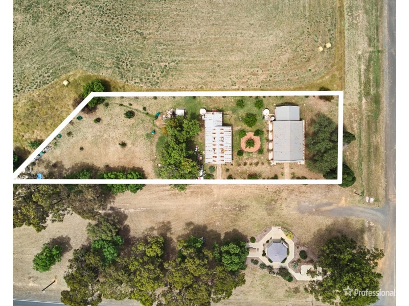 24 Simson Street, Carisbrook VIC 3464