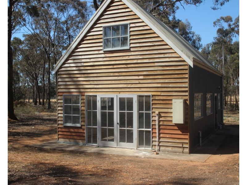 27 Palmer Road, Simson VIC 3465