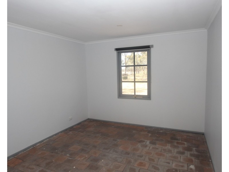 27 Palmer Road, Simson VIC 3465