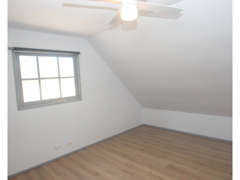 27 Palmer Road, Simson VIC 3465