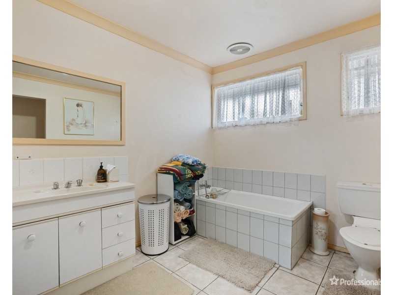 109 Queens Avenue, Maryborough VIC 3465