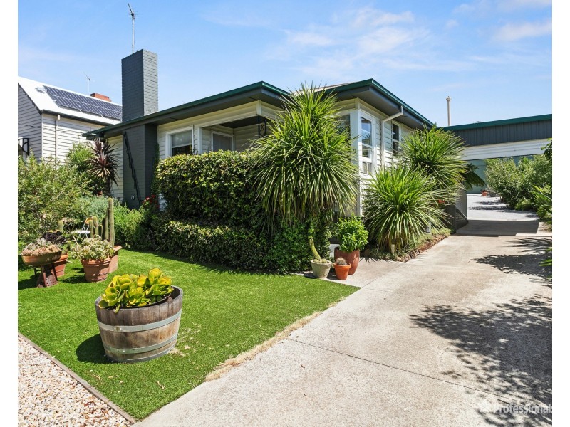9 Clarendon Street, Maryborough VIC 3465