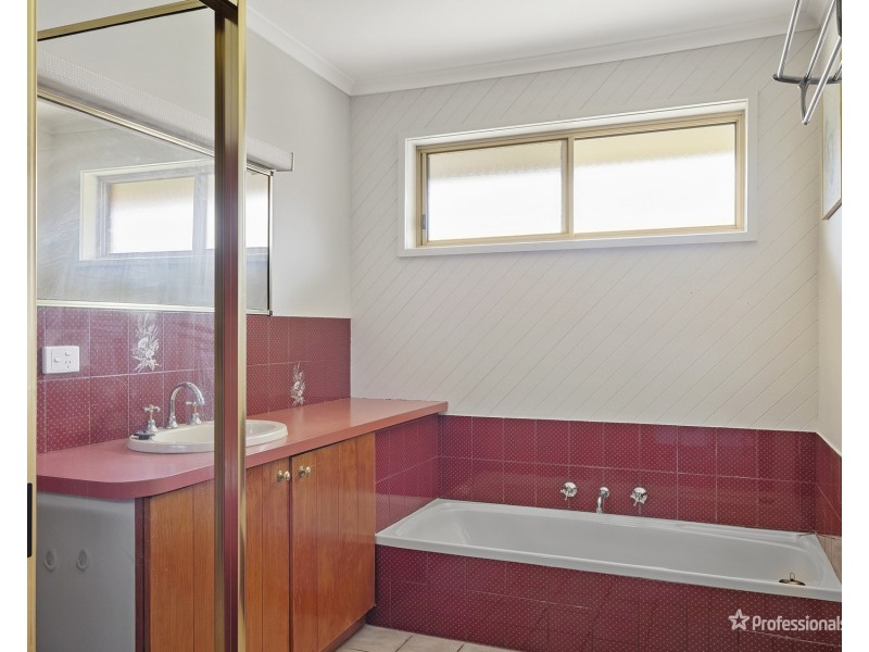 87 Dundas Road, Maryborough VIC 3465