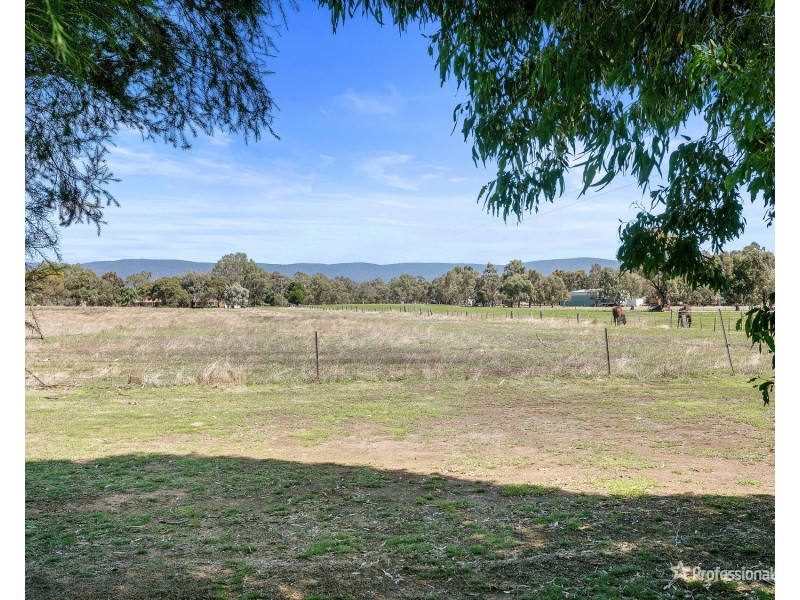 225 High Street, Avoca VIC 3467