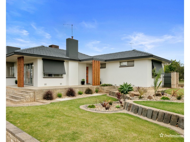 8 Gillies Street, Maryborough VIC 3465