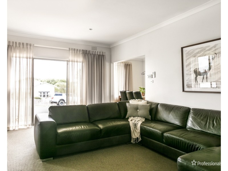 8 Gillies Street, Maryborough VIC 3465