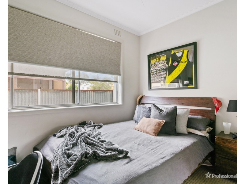 8 Gillies Street, Maryborough VIC 3465