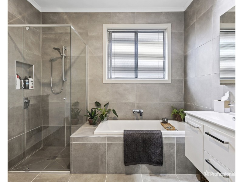 8 Gillies Street, Maryborough VIC 3465