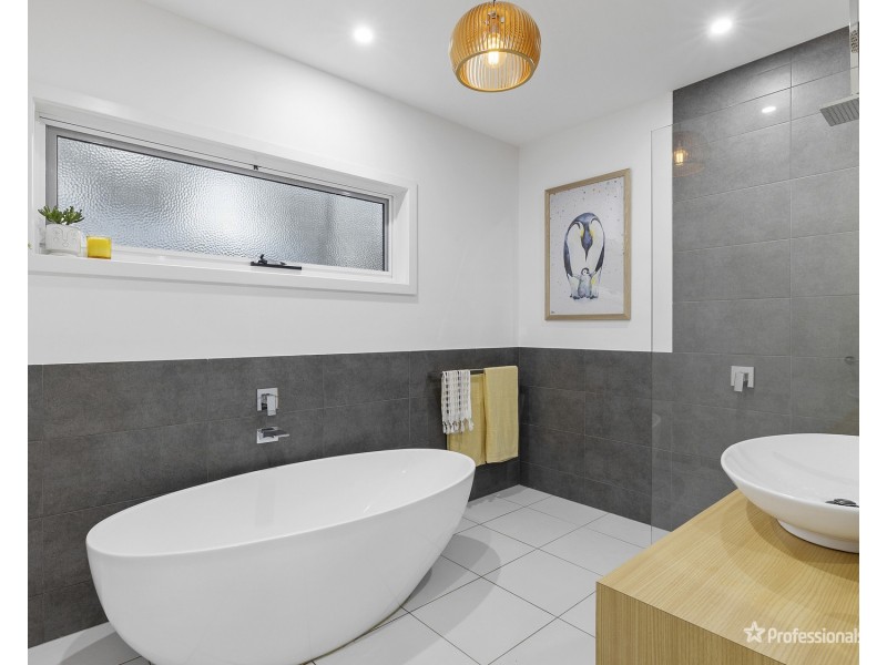 21 Forest View Drive, Maryborough VIC 3465