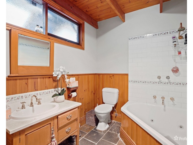 24 Kars Street, Maryborough VIC 3465