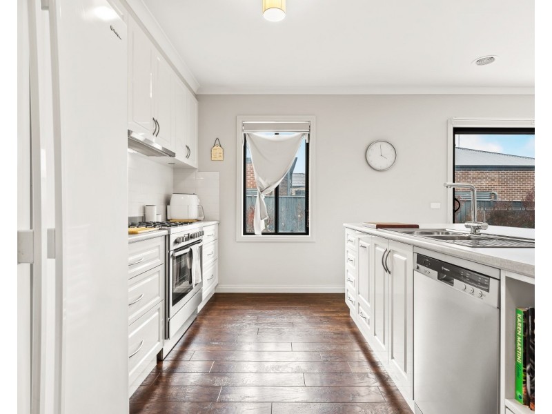 24 Forest View Drive, Maryborough VIC 3465