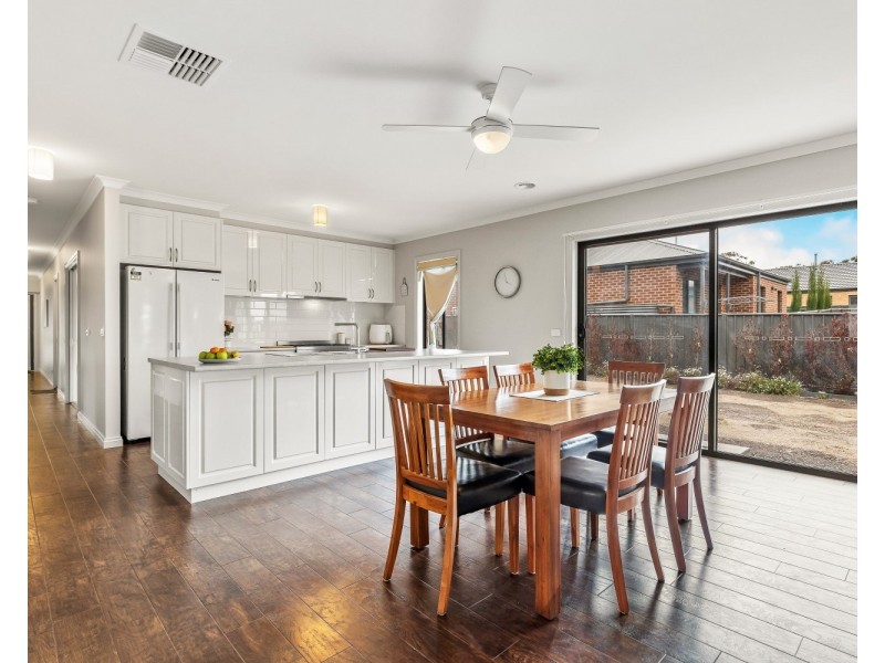 24 Forest View Drive, Maryborough VIC 3465