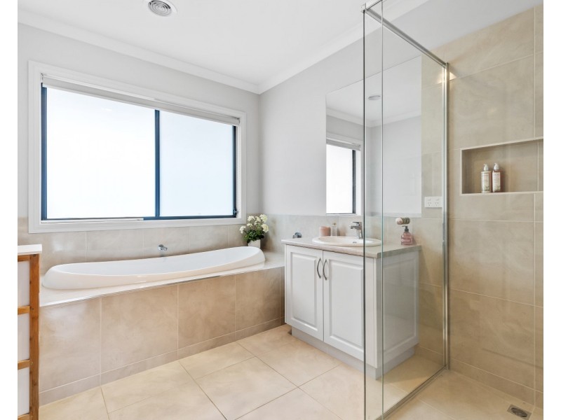24 Forest View Drive, Maryborough VIC 3465