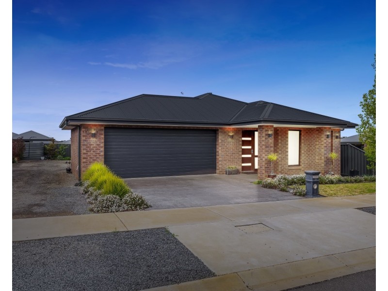 24 Forest View Drive, Maryborough VIC 3465