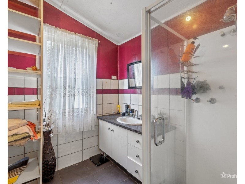 16 Majorca Road, Maryborough VIC 3465