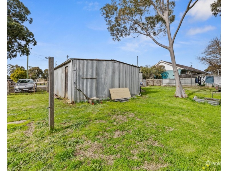 16 Majorca Road, Maryborough VIC 3465