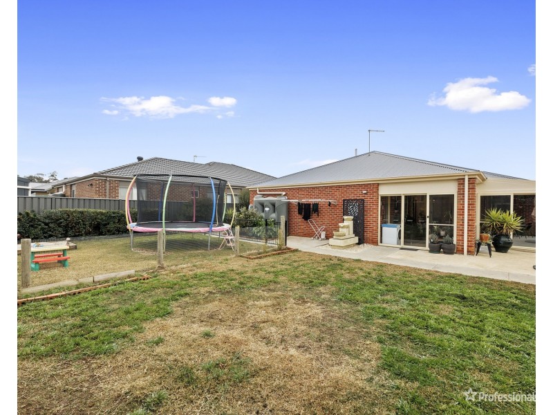 13 Central Court, Maryborough VIC 3465