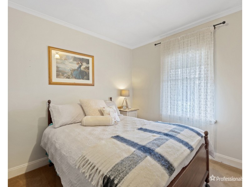 17 Faraday Street, Avoca VIC 3467