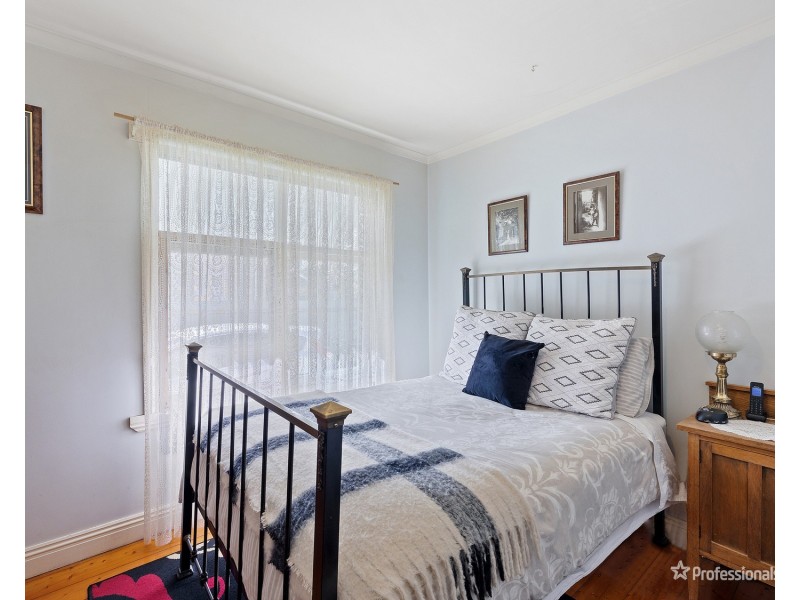 17 Faraday Street, Avoca VIC 3467