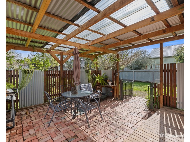 17 Faraday Street, Avoca VIC 3467