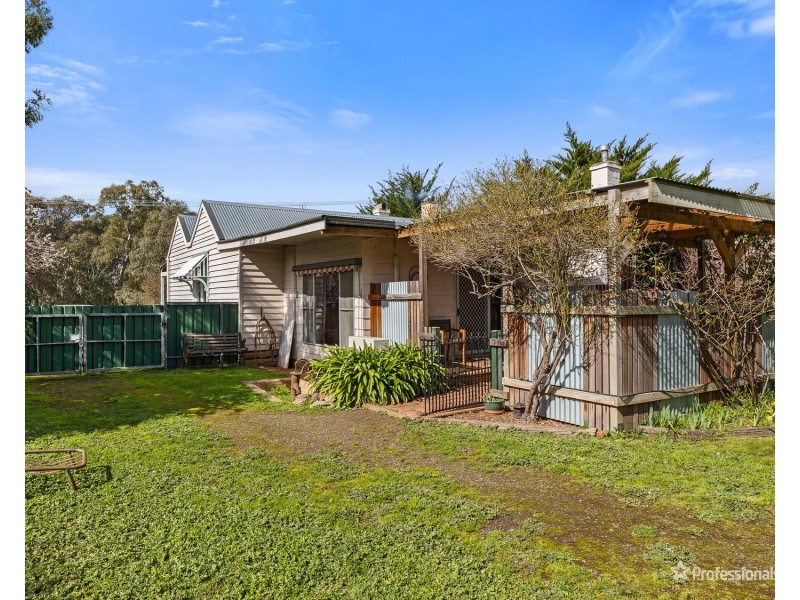 17 Faraday Street, Avoca VIC 3467