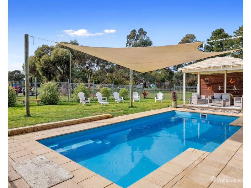 229 Dehnerts Road, Daisy Hill VIC 3465