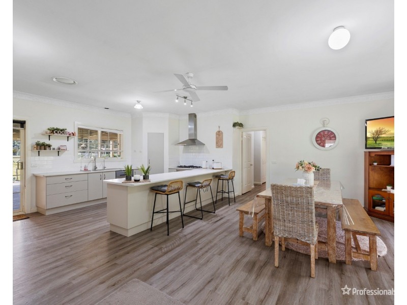 229 Dehnerts Road, Daisy Hill VIC 3465