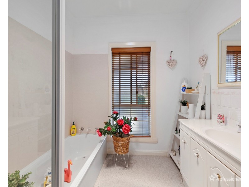 229 Dehnerts Road, Daisy Hill VIC 3465