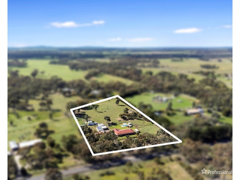 229 Dehnerts Road, Daisy Hill VIC 3465