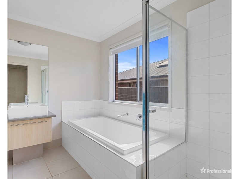 27 Hosken Street, Maryborough VIC 3465