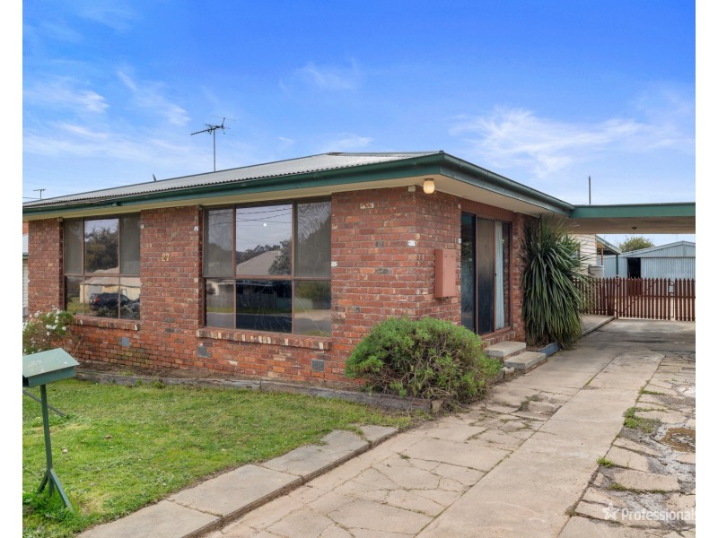 27 Marshall Street, Maryborough VIC 3465