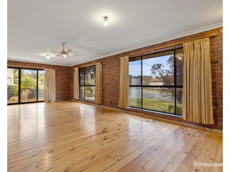 27 Marshall Street, Maryborough VIC 3465