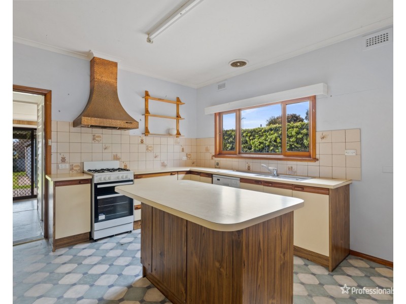 27 Marshall Street, Maryborough VIC 3465