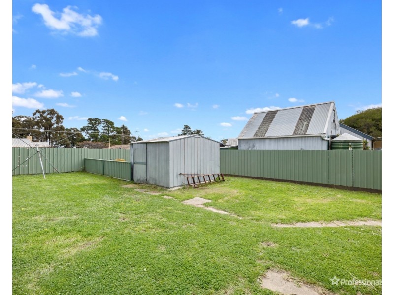 11 Cameron Street, Maryborough VIC 3465