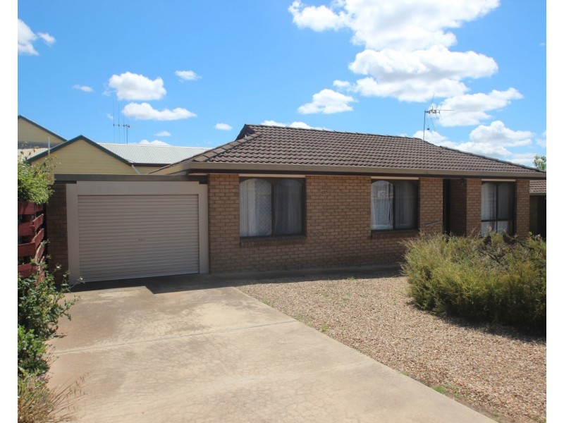 2/10 Pekin Road, Maryborough VIC 3465