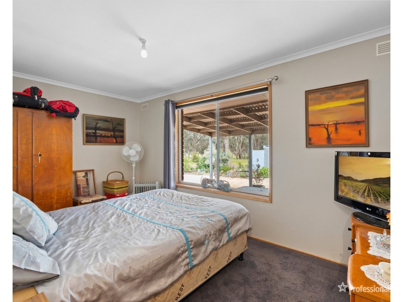 4165 Pyrenees Highway, Flagstaff VIC 3465