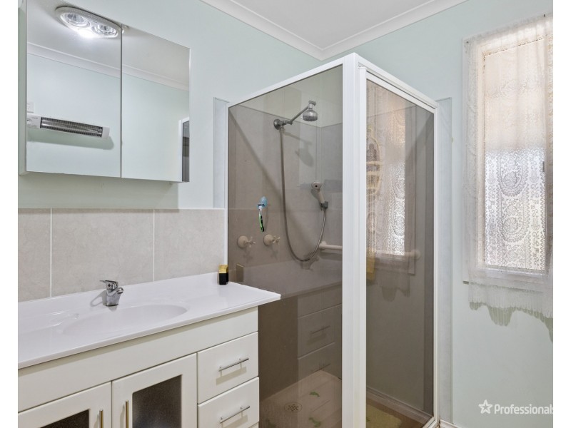 22 George Cook Drive, Daisy Hill VIC 3465