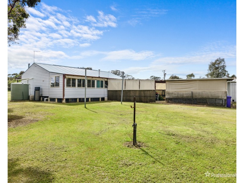 22 George Cook Drive, Daisy Hill VIC 3465