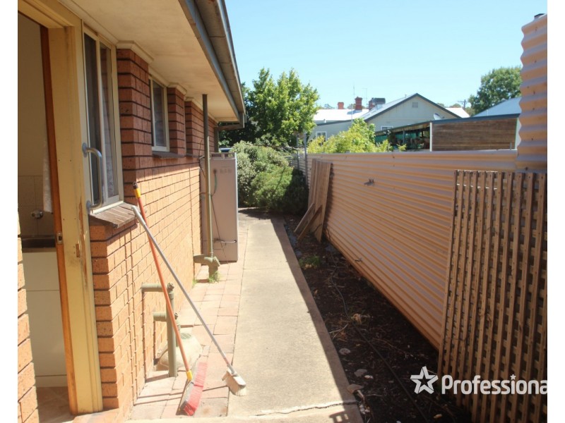 2/89 Inkerman Street, Maryborough VIC 3465