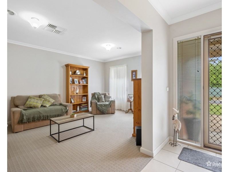 15 Hughes Street, Maryborough VIC 3465