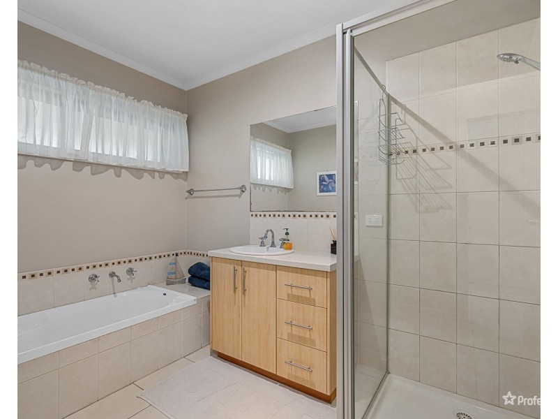 15 Hughes Street, Maryborough VIC 3465