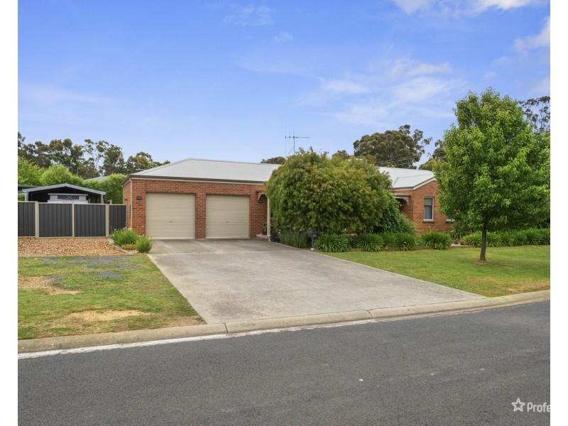 15 Hughes Street, Maryborough VIC 3465