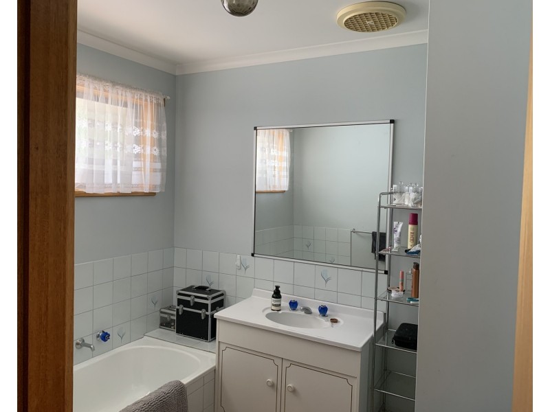 2/11 Victoria Street, Maryborough VIC 3465